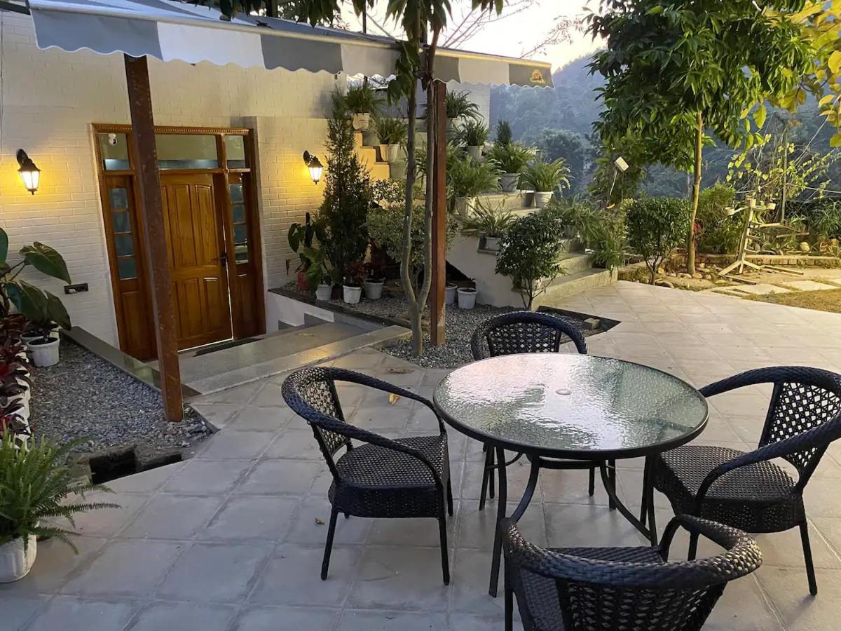 Saraiville- Luxury Riverside Cottages Дехрадун Экстерьер фото
