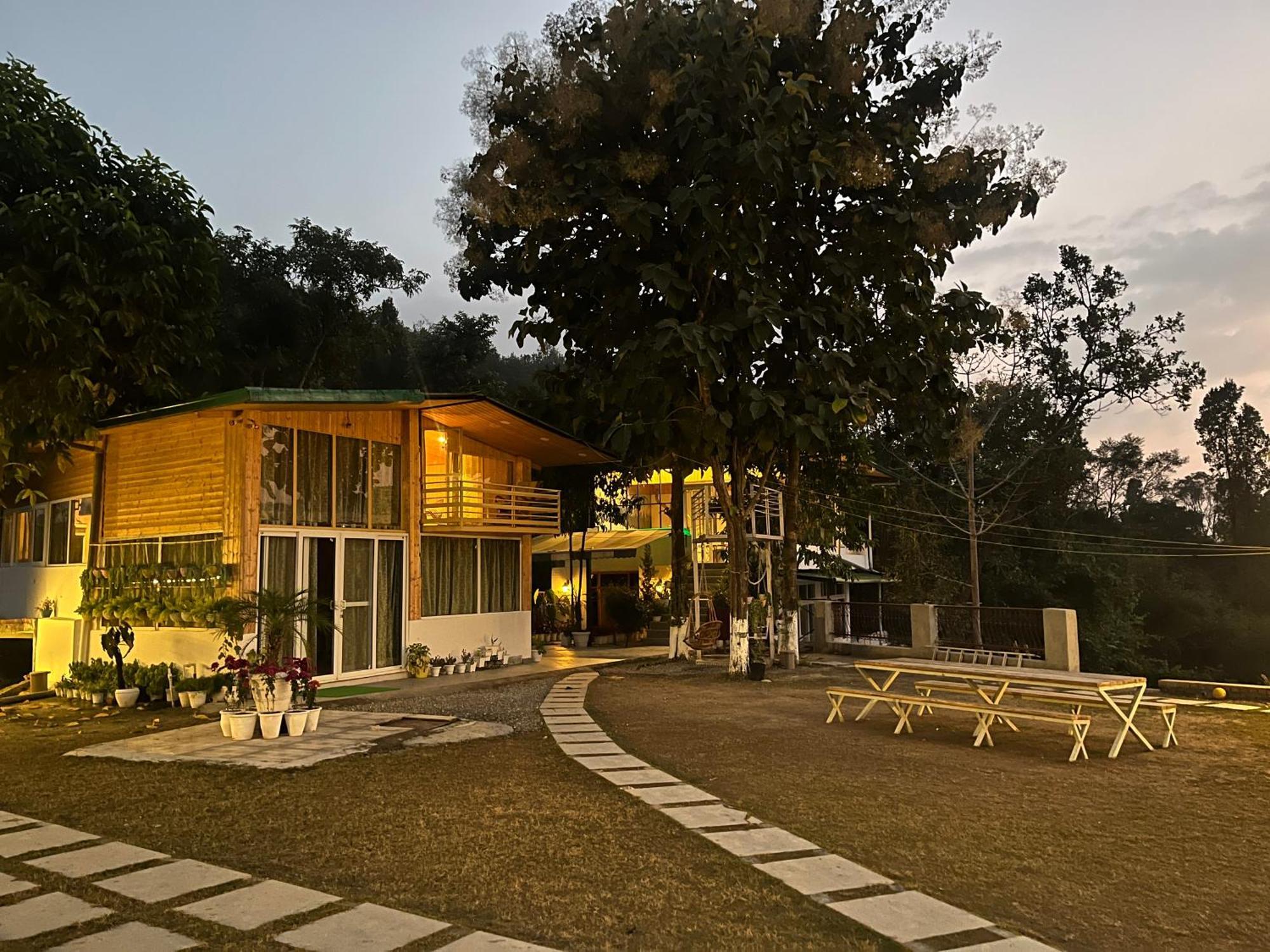Saraiville- Luxury Riverside Cottages Дехрадун Экстерьер фото